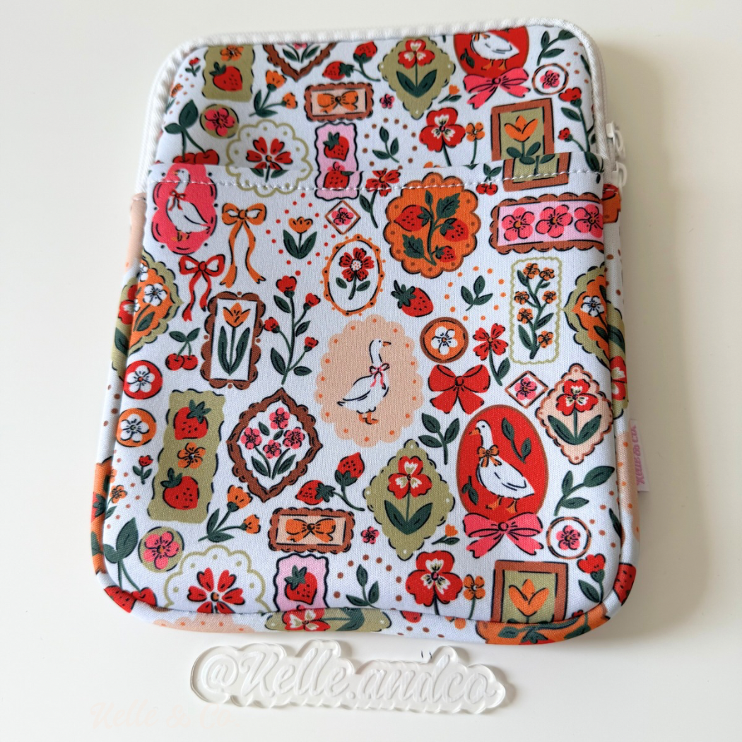 Coquette goose Kindle sleeve | Book & Kindle Sleeve Pouch